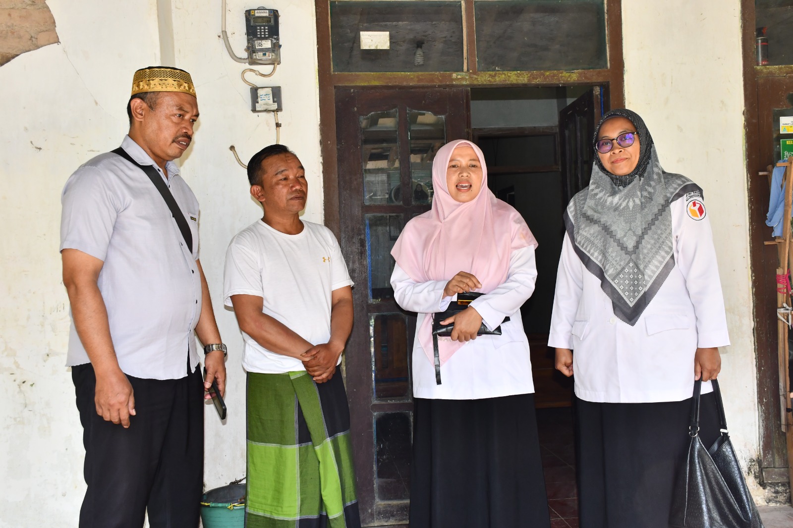 Anggota dan Tuan Rumah