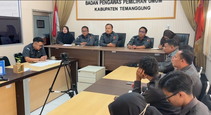 Rapat Evaluasi Kinerja 