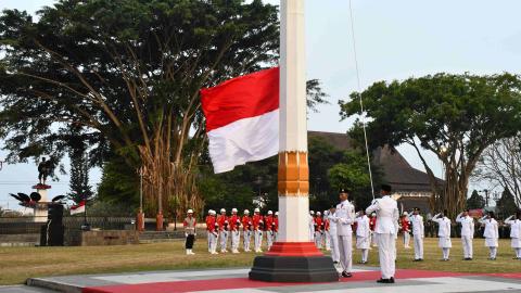 Penurunan Bendera