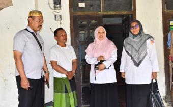 Anggota dan Tuan Rumah