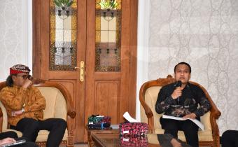Audiensi dengan Bupati